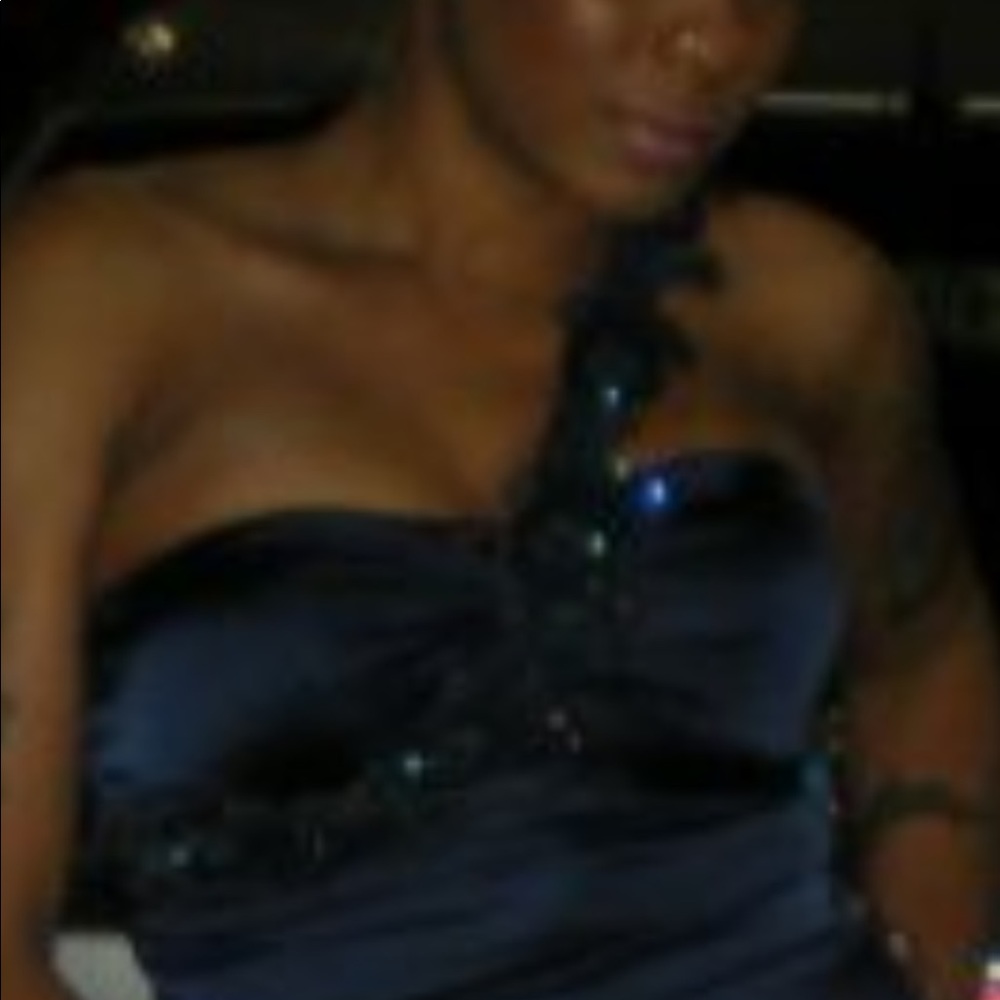 Dress - Picture 5 of 5